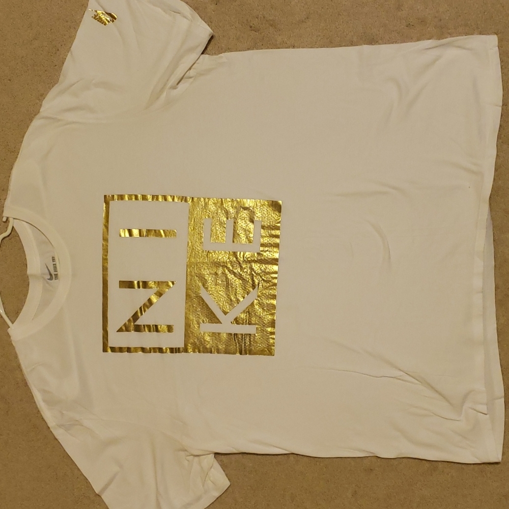 Nike White/Gold 3xl T-shirt.